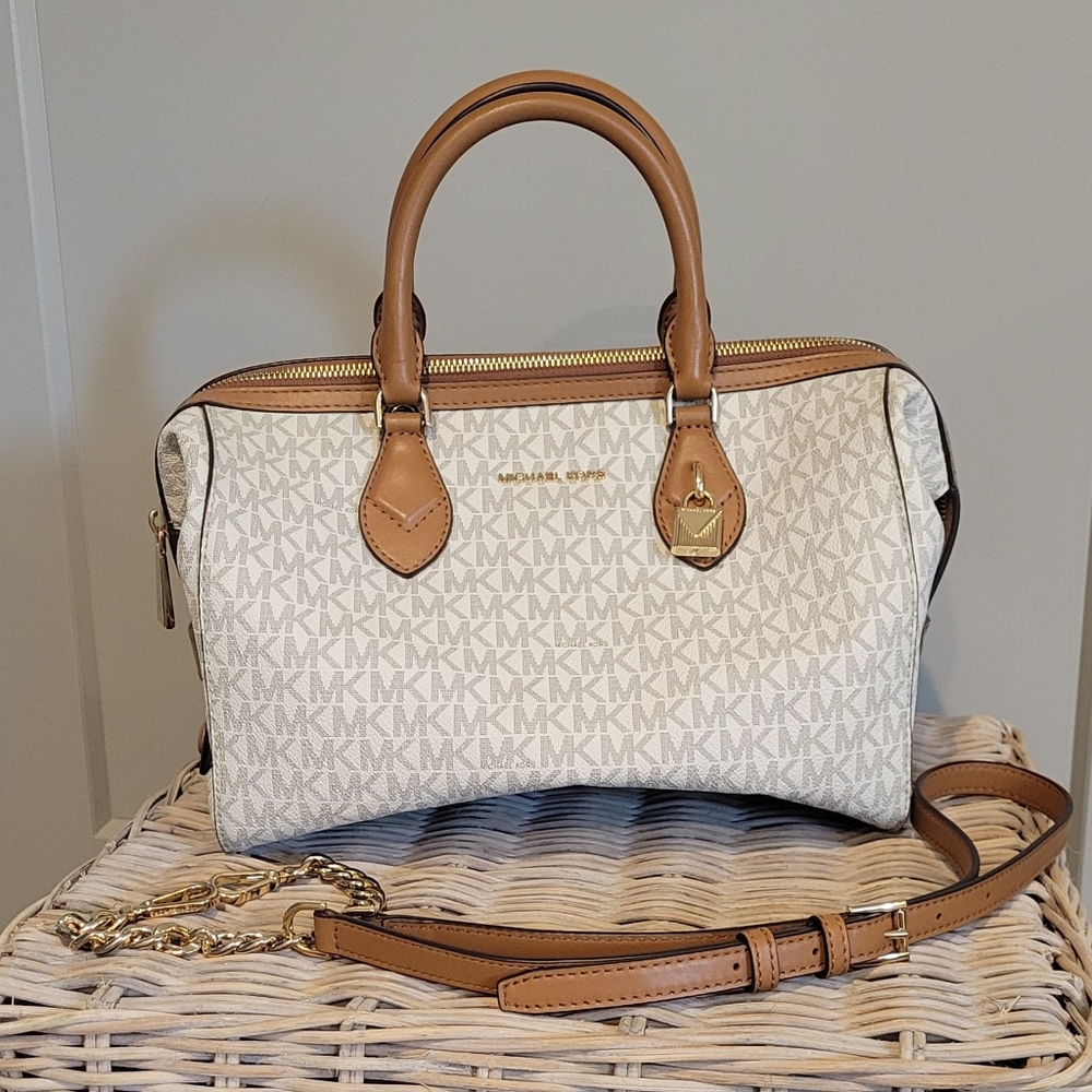 Michael Kors Medium size handbag